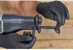Пила шабельна мережева BLACK+DECKER BES301 скидки