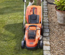 Газонокосарка акумуляторна BLACK+DECKER BCMW3318L2 заказать