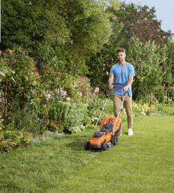 Газонокосарка акумуляторна BLACK+DECKER BCMW3318L2 не дорого