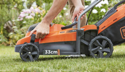 Газонокосарка акумуляторна BLACK+DECKER BCMW3318L2 скидки