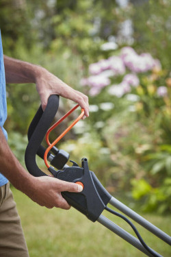 Газонокосарка акумуляторна BLACK+DECKER BCMW3336L1 в Украине