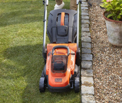 Газонокосарка акумуляторна BLACK+DECKER BCMW3336L2 фото