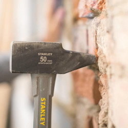 Молоток інженерний Fiberglass, вага 300 г STANLEY STHT0-54131 акція