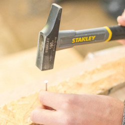 Столярний молоток Fiberglass з вагою головки 160 г STANLEY STHT0-54158 в Україні