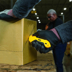Ніж безпечний FATMAX® Box Box з висувним лезом трапецеподібним STANLEY FMHT10369-0 не дорого