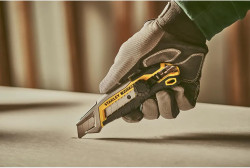 Ніж FatMax Integrated Snap Knife довжиною 165 мм з лезом шириною 18 мм з сегментами, що відламуються STANLEY FMHT10592-0 не дорого