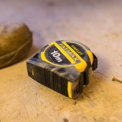 Рулетка вимірювальна FatMax® PRO II завдовжки 10 м, шириною 32 мм в облитому литому корпусі STANLEY XTHT0-36005 купити