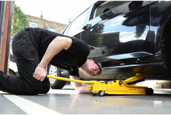 Домкрат гідравлічний підкатний STANLEY STMT81251-1 в Украине