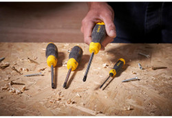 Викрутка Cushion Grip під шліц Ph3 із довжиною жала 150 мм STANLEY 0-64-949 в Україні