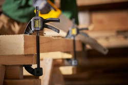 Струбцина FatMax L тригерна з максимальним зусиллям стиснення 135 кг STANLEY FMHT0-83236 в Україні