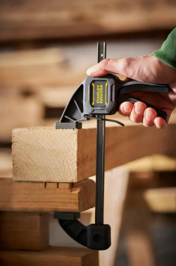 Струбцина FatMax XL тригерна з максимальним зусиллям стиснення 270 кг STANLEY FMHT0-83242 замовити