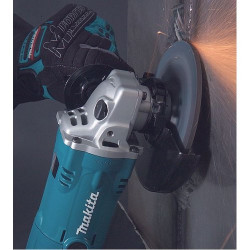 Болгарка MAKITA GA 5021 (125мм,1050 Вт) - фото №2 Болгарка MAKITA GA 5021 (125мм,1050 Вт) купить