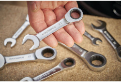 Ключ гаечный комбинированный размером 10 мм с храповым механизмом STANLEY FMMT13098-0 заказать