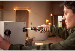 Отверточный держатель Speed Drive с храповым механизмом и набором бит STANLEY FMHT62692-0 - фото №4 Отверточный держатель Speed Drive с храповым механизмом и набором бит STANLEY FMHT62692-0 заказать