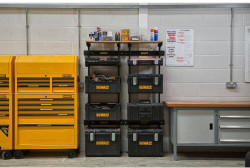 Настінні кронштейни для кріплення ящиків TOUGHSYSTEM DeWALT DWST1-75694 не дорого