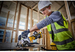 Пила дискова акумуляторна безщіткова компактна DeWALT DCS571E1T не дорого