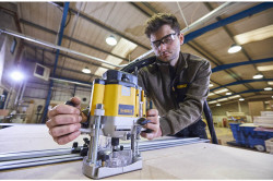 Фрезер мережевий DeWALT DW625E фото