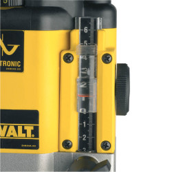 Фрезер мережевий DeWALT DW625E акция