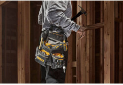 Професійна сумка для інструментів з ремнем та скобою для молотка DeWALT DWST40201-1 купити