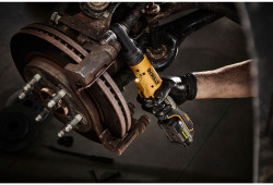 Гайкокрут кутовий - ключ-храповик акумуляторний безщітковий DeWALT DCF500L2G в інтернет-магазині
