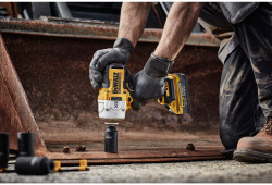 Гайкокрут ударний акумуляторний безщітковий DeWALT DCF961H2T в інтернет-магазині