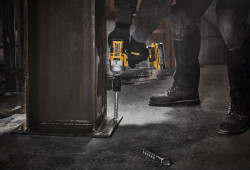 Гайкокрут ударний акумуляторний безщітковий DeWALT DCF961H2T ціна