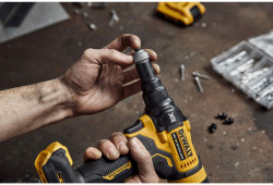Заклепочник акумуляторний безщітковий DeWALT DCF403NT в Україні