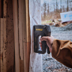 Степлер CARBON FIBRE для скоб типу G 6-14мм, цвяхів типу J 12, 15мм DeWALT DWHT80276-0 ціна