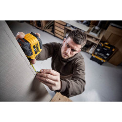 Рулетка измерительная COMPACT, 5 м х 28 мм DeWALT DWHT38114-0 в Украине