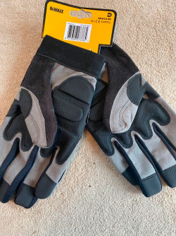 Рукавички універсальні, з накладкою ToughThread™ DeWALT DPG33L не дорого