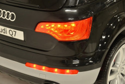 Машина на аккумуляторной батарее AUDI Q7- BLACK в Украине