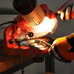 Електроточилка для ланцюгів HECHT 9230 не дорого