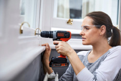 Дриль-шурупокрут акумуляторний BLACK+DECKER BCD001C1 в інтернет-магазині