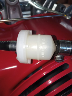 Генераторна установка FH6001TRE 1ф-5,6кВт, двиг.Honda, бак-45л, ел.старт, стаб.напруги фото