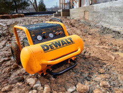 Компресор повітряний безмасляний DeWALT DPC17PS - фото №8 Компресор повітряний безмасляний DeWALT DPC17PS цена