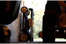 Газонокосарка акумуляторна безщіткова DeWALT DCMWP500N фото