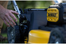 Газонокосарка акумуляторна самохідна безщіткова DeWALT DCMWSP156N в інтернет-магазині