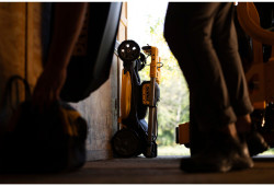 Газонокосилка аккумуляторная самоходная бесщёточная DeWALT DCMWSP156W2 фото