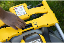 Газонокосарка акумуляторна самохідна безщіткова DeWALT DCMWSP550N в Україні