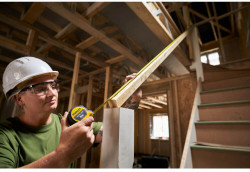 Рулетка измерительная CONTROL-LOCK длиной 5 м, шириной 25 мм, в прорезиненном корпусес, двухсторонней шкалой STANLEY STHT37231-0 в Украине