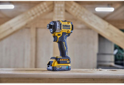 Шуруповёрт ударный аккумуляторный бесщёточный DeWALT DCF860E2T в Украине