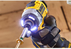 Шуруповёрт ударный аккумуляторный бесщёточный DeWALT DCF860E2T в интернет-магазине