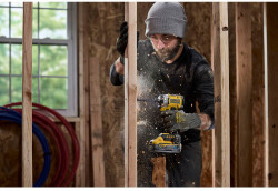 Шурупокрут ударний акумуляторний безщітковий DeWALT DCF860NT в інтернет-магазині