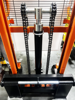 Штабелер гідравлічний 1500кг, підйом-1,6м, довжина вил 1,15м, ширина 330-740мм/палета 1200*1000 замовити