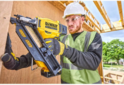 Пістолет цвяхозабивний акумуляторний безщітковий DeWALT DCN930N фото