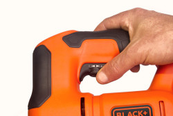 Пила лобзиковая сетевая BLACK+DECKER BES603 
