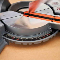 Пила торцювальна мережева BLACK+DECKER BES702 ціна