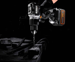 Дриль-шурупокрут ударний McLaren F1 TEAM LIMITED EDITION DeWALT DCD85MM2T не дорого