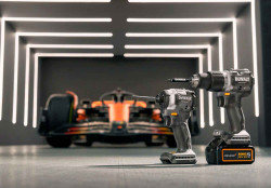 Набор из двух инструментов аккумуляторных бесщеточных McLaren F1 TEAM LIMITED EDITION DeWALT DCK200MPНабір з двох інструментів акумуляторних безщіткових McLaren F1 TEAM LIMITED EDITION DeWALT DCK200MP2T замовити