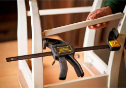 Струбцина FatMax L триггерная с максимальным усилием сжатия 135 кг STANLEY FMHT0-83211 заказать
